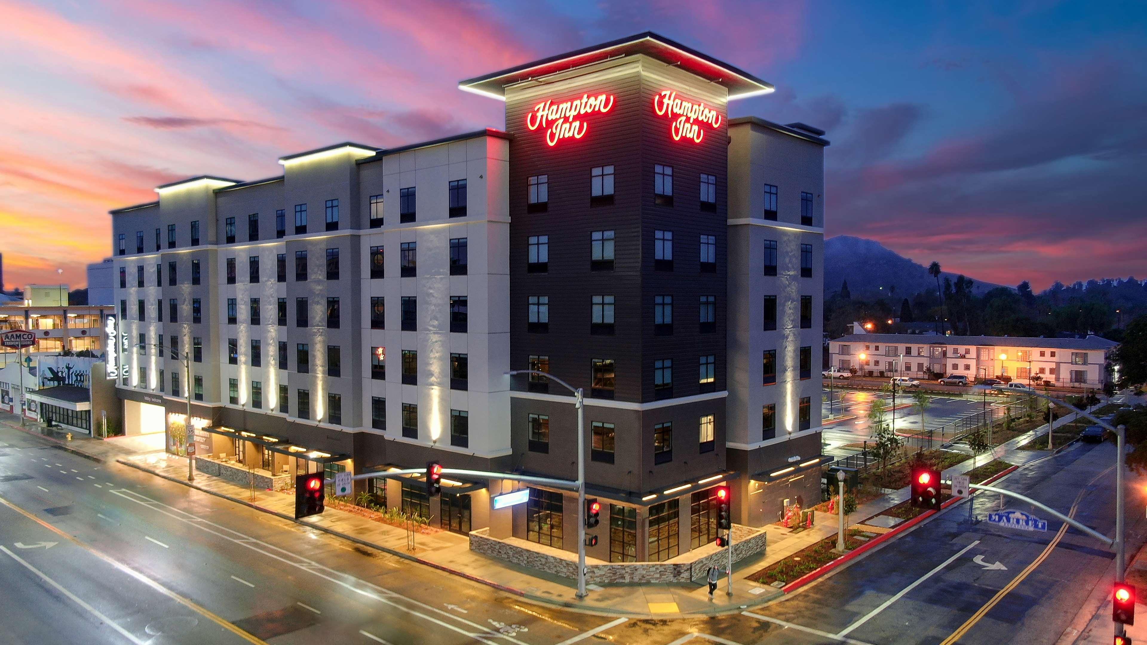 Hampton Inn Riverside Downtown Extérieur photo